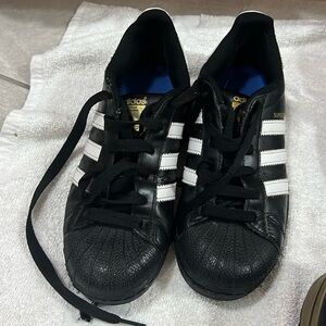 3 Vans (Size 4/4.5) 1 Adidas Samba (Size 4) and a pair of Timberlands (Size 3)